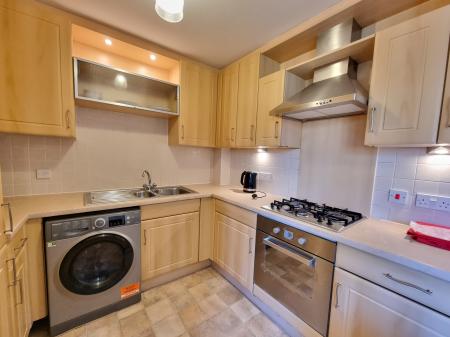 2 bedroom Flat to let in Shaw Crescent, Rosemount, Aberdeen, AB25
