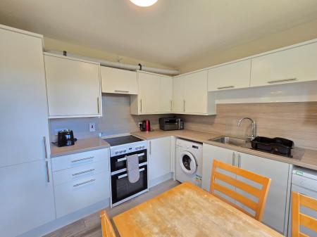 3 bedroom Flat to let in Canal Place, Aberdeen, AB24
