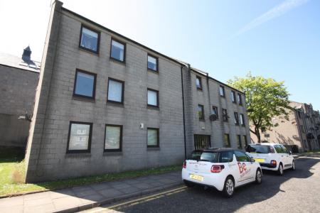 3 bedroom Flat to let in Canal Place, Aberdeen, AB24
