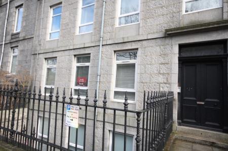 2 bedroom Flat to let in Esslemont Avenue, City Centre, Aberdeen, AB25