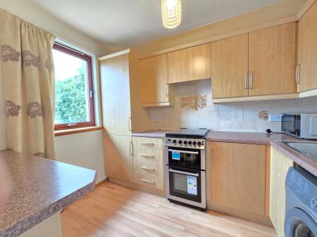2 bedroom Flat to let in Gairn Mews, Gairn Terrace, Aberdeen, AB10