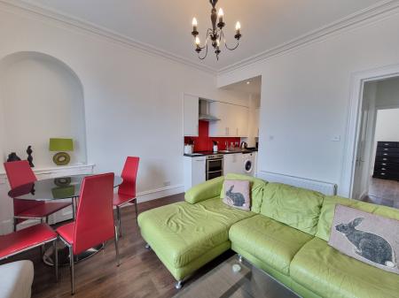 2 bedroom Flat to let in Holburn Street, Aberdeen, AB10