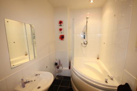 2 bedroom Flat to let in Richmond Terrace, Rosemount, Aberdeen, AB25