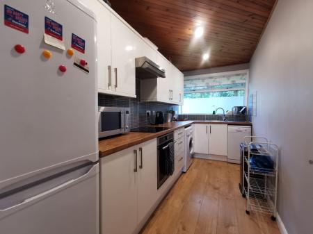 2 bedroom Flat to let in Ash Hill Road, Aberdeen, AB16