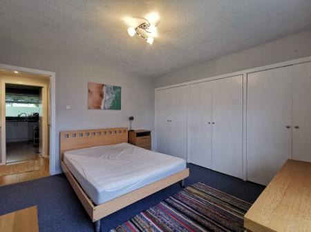 2 bedroom Flat to let in Ash Hill Road, Aberdeen, AB16