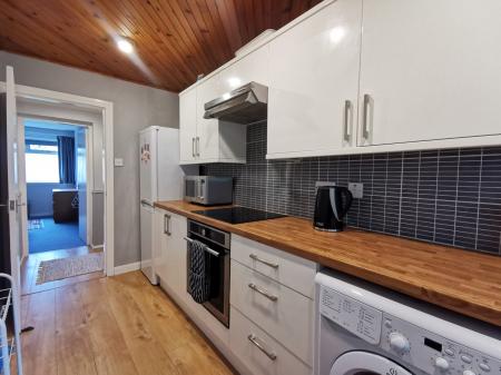 2 bedroom Flat to let in Ash Hill Road, Aberdeen, AB16
