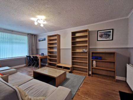 2 bedroom Flat to let in Ash Hill Road, Aberdeen, AB16