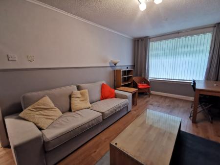 2 bedroom Flat to let in Ash Hill Road, Aberdeen, AB16