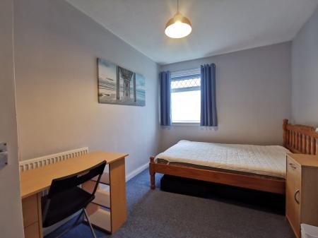2 bedroom Flat to let in Ash Hill Road, Aberdeen, AB16