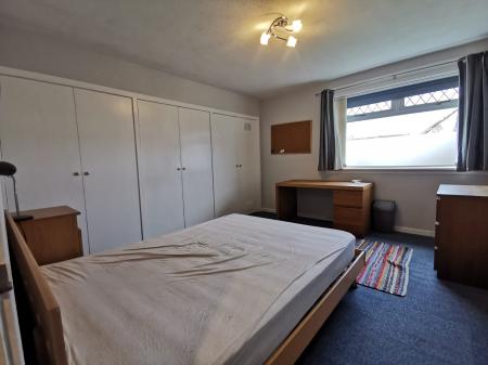 2 bedroom Flat to let in Ash Hill Road, Aberdeen, AB16