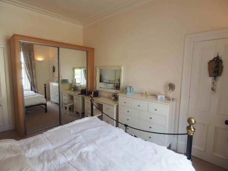 3 bedroom Flat to let in Cairnfield Place, Rosemount, Aberdeen, AB15