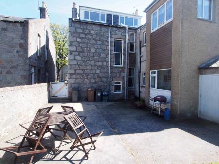3 bedroom Flat to let in Cairnfield Place, Rosemount, Aberdeen, AB15