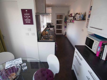 3 bedroom Flat to let in Cairnfield Place, Rosemount, Aberdeen, AB15