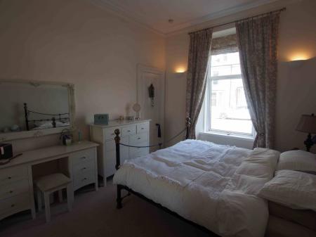 3 bedroom Flat to let in Cairnfield Place, Rosemount, Aberdeen, AB15