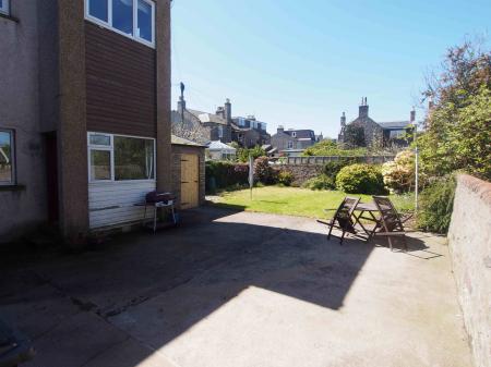 3 bedroom Flat to let in Cairnfield Place, Rosemount, Aberdeen, AB15