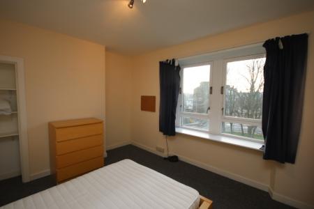 3 bedroom Flat to let in Roslin Street, City Centre, Aberdeen, AB24