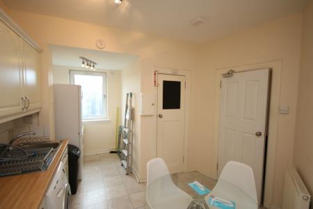 3 bedroom Flat to let in Roslin Street, City Centre, Aberdeen, AB24
