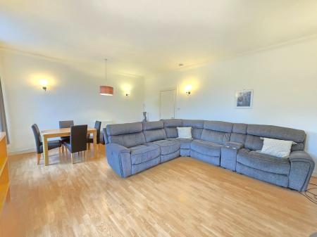 2 bedroom Flat to let in Walker Road, Torry, Aberdeen, AB11