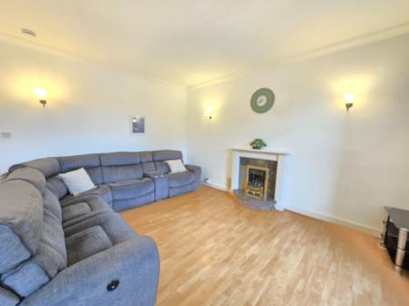2 bedroom Flat to let in Walker Road, Torry, Aberdeen, AB11