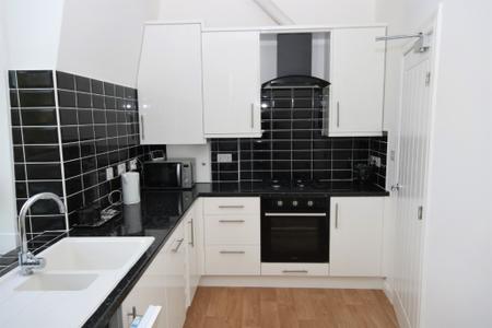 2 bedroom Flat to let in Elm Place, Kittybrewster, Aberdeen, AB25