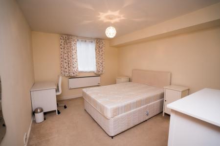 2 bedroom Flat to let in Richmond Court, Rosemount, Aberdeen, AB25