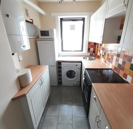 3 bedroom Flat to let in Froghall Place, Aberdeen, AB24