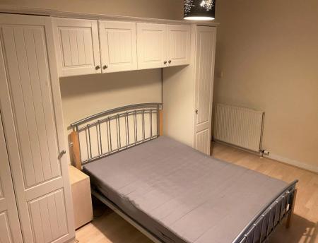 3 bedroom Flat to let in Froghall Place, Aberdeen, AB24