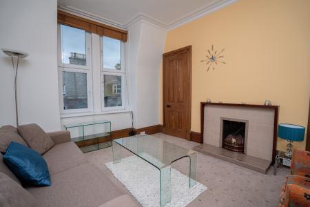 2 bedroom Flat to let in Richmond Terrace, Rosemount, Aberdeen, AB25