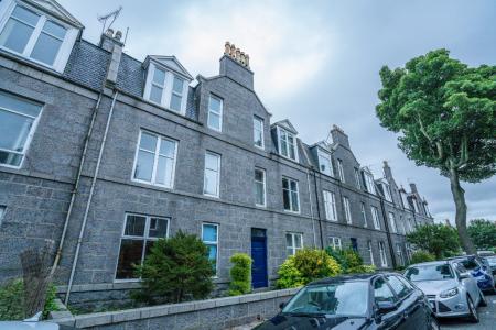 2 bedroom Flat to let in Richmond Terrace, Rosemount, Aberdeen, AB25
