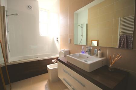 2 bedroom Flat to let in St Swithin Street, Aberdeen, AB10