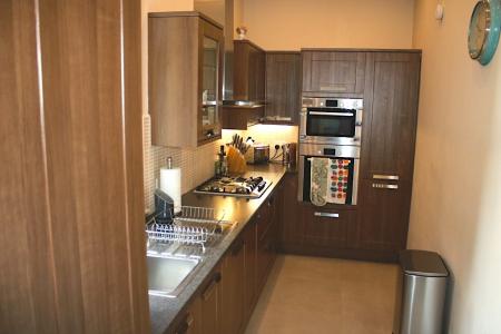 2 bedroom Flat to let in St Swithin Street, Aberdeen, AB10