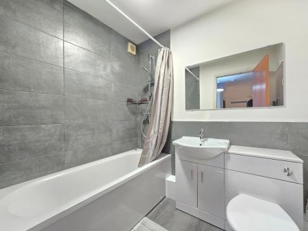 2 bedroom Flat to let in Strawberry Bank Parade, City Centre, Aberdeen, AB11