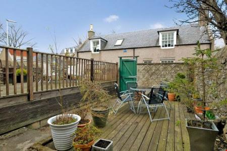 3 bedroom Flat to let in Stanley Street, West End, Aberdeen, AB10