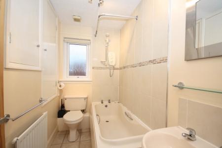 2 bedroom Terraced House to let in Ashwood Parade, Aberdeen, AB22