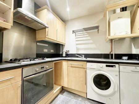 2 bedroom Flat for sale in Elmhurst Court