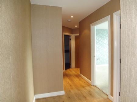 2 bedroom Flat for sale in Elmhurst Court