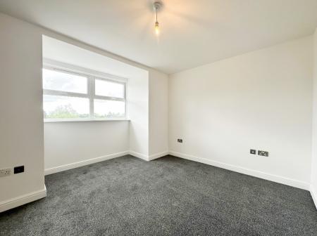 2 bedroom Flat for sale in Elmhurst Court