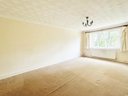 2 bedroom Flat for sale in Bembridge Court, Aldershot