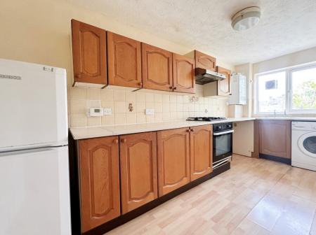 2 bedroom Flat for sale in Bembridge Court, Aldershot