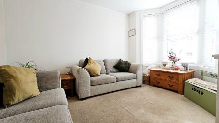 3 bedroom Terraced House for sale in Newport road, Aldershot