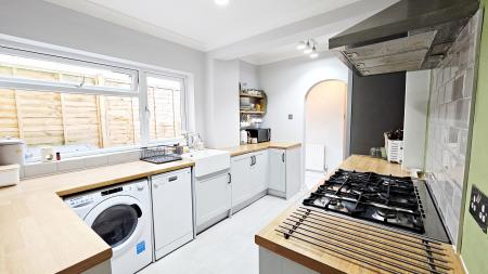 3 bedroom Terraced House for sale in Newport road, Aldershot