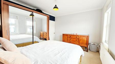 3 bedroom Terraced House for sale in Newport road, Aldershot