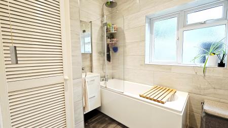 3 bedroom Terraced House for sale in Newport road, Aldershot