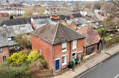 2 bedroom End of terrace house for sale in Magdalen Hill, Winchester