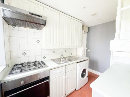 2 bedroom Flat for sale in Queens Road, Aldershot