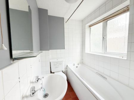 2 bedroom Flat for sale in Queens Road, Aldershot