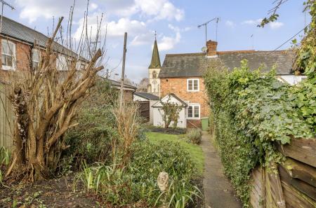 2 bedroom End of terrace house for sale in Old Acre Road, Alton, GU34