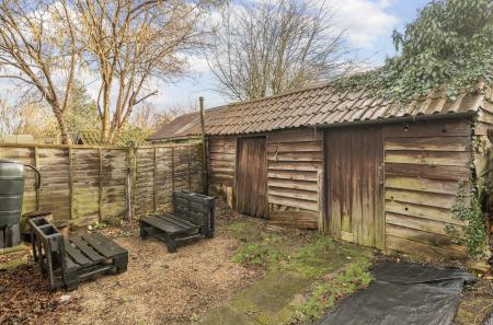 2 bedroom End of terrace house for sale in Old Acre Road, Alton, GU34