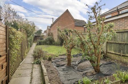 2 bedroom End of terrace house for sale in Old Acre Road, Alton, GU34