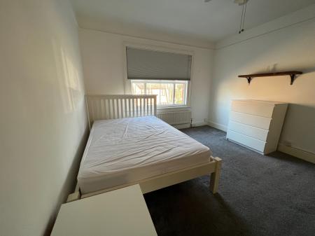 1 bedroom House share to let in Kings Road, Fleet, GU51